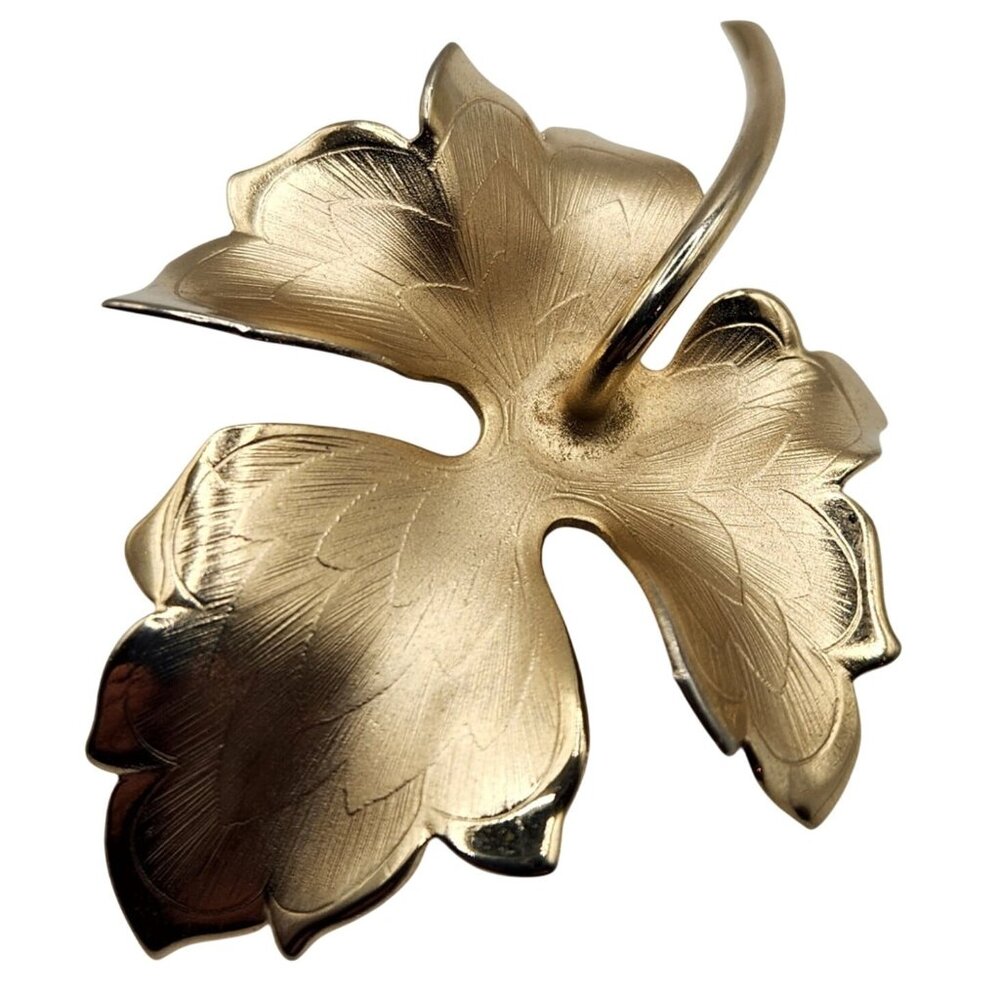 Vintage 1960s Giovanni Leaf Brooch Gold Tone Signed Textured Mid Century Jewelry